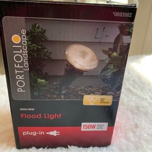 Portfolio 150 watt landscape plug-in flood light-green finish. Bulb not included